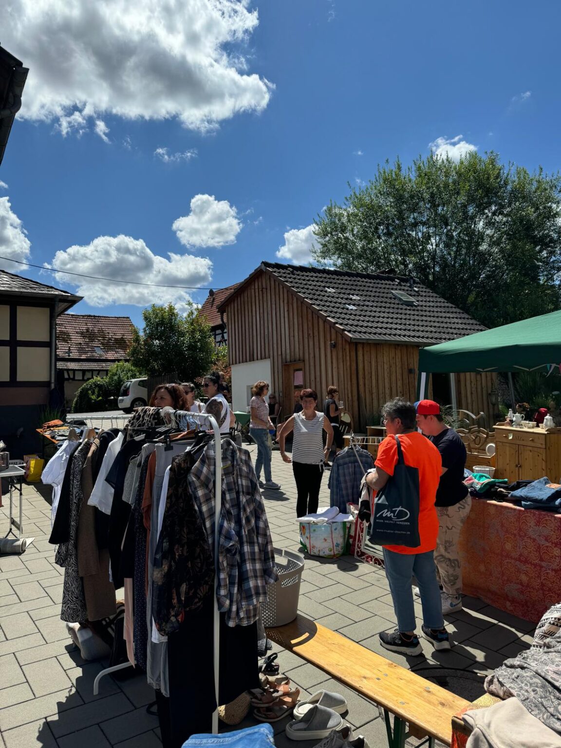 Erster Dorfflohmarkt ein voller Erfolg DorfNews Wetteraukreis